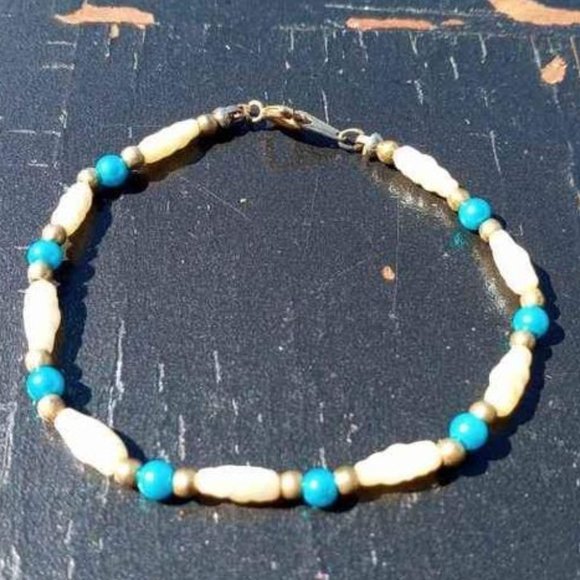 VINTAGE FRESHWATER PEARLS WITH GOLD TONE AND BLUE BEAD ACCENTS - Picture 1 of 5